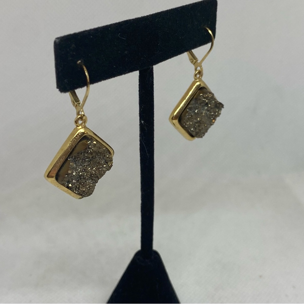 Joan Rivers Earrings - Picture 2 of 7